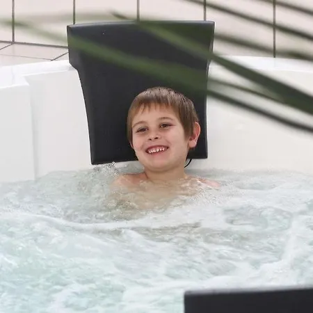 펜션 Vandflod Sleeps 22 Pool Wifi *